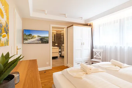 2. Schlafzimmer mit Doppelbett