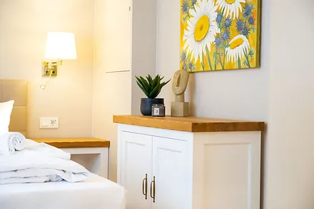 2. Schlafzimmer mit Doppelbett