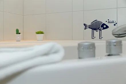 2. Bad mit Badewanne