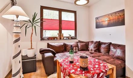 Gemütliche ausziehbare Sitzecke zum TV schauen und entspannen 