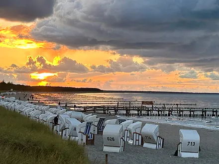 Abendstimmung in einer unserer schönen Strandkörbe genießen