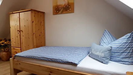 offener Galeriebereich mit Bett
