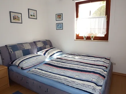  sep.Schlafzimmer mit Doppelbett