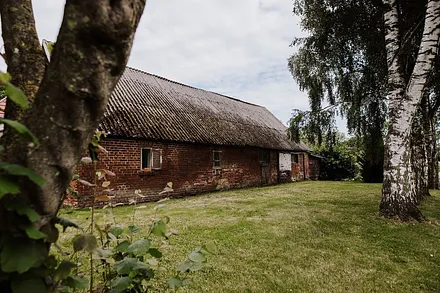 Stall auf dem Grundstück