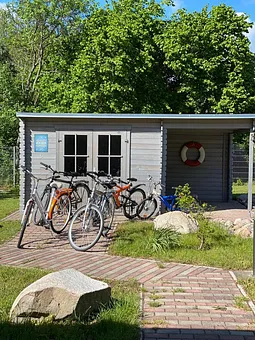 Für die sportlichen Momente … vergessen Sie die Helme nicht ! 