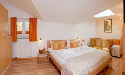 2. Schlafzimmer mit Doppelbett