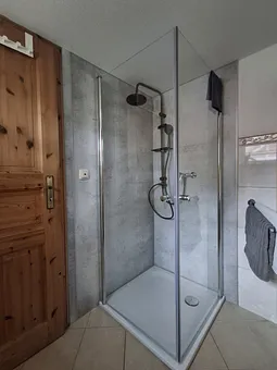 Bad mit Dusche 