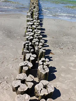 Der Strand ist 2 Minuten entfernt und bietet Platz für jedermann und auch Strandkörbe sind zu mieten 