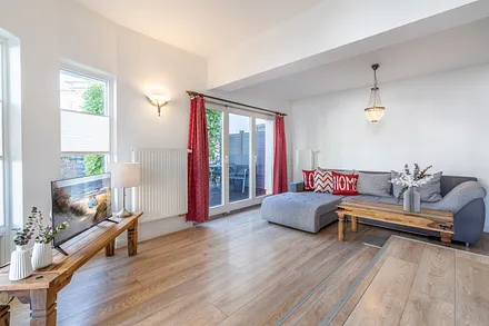 Wohnbereich mit angrenzender Terrasse