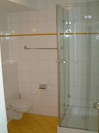 Geräumiges Duschbad auf der Wohnebene