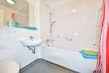 Badewanne im Hauptbadezimmer