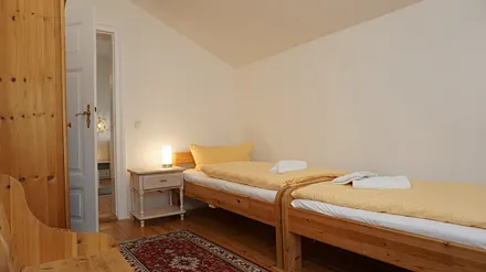 Schlafzimmer mit Einzelbetten