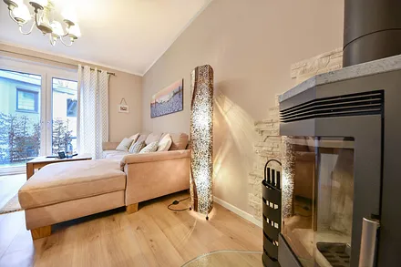 Wohnbereich mit Kamin