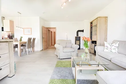 Wohnbereich mit Kamin