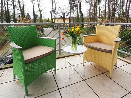 Balkon mit Sitzgelegenheiten