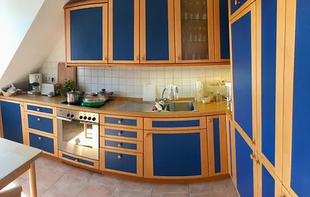 Küche mit kleinem Essplatz