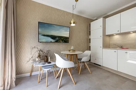 2022 wurde die Ferienwohnung komplett saniert, renoviert und neue möbliert. Auch eine neue Küchenzeile wurde eingebaut.