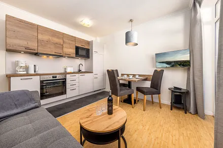 Auf der Couch kann für 1 Erwachsenen oder 2 Kinder aufgebettet werden.