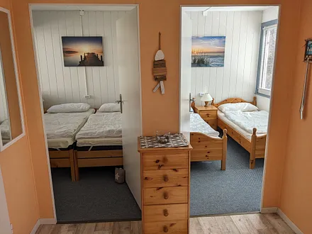 Wohnbereich mit Blick auf die Schlafzimmer