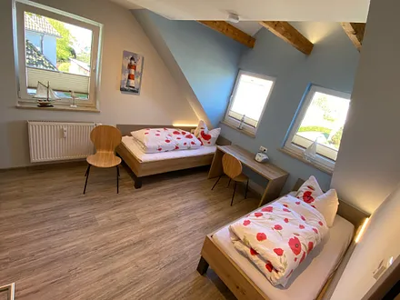 Schlafzimmer 2 mit Einzelbetten