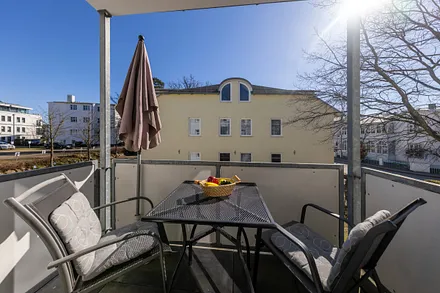 Der möblierte Balkon ...