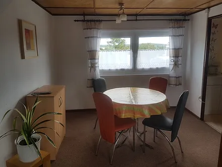 Essbereich neben Pantryküche