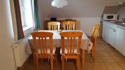 Essplatz mit offener Küche