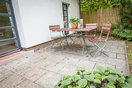 Terrasse hinterm Haus