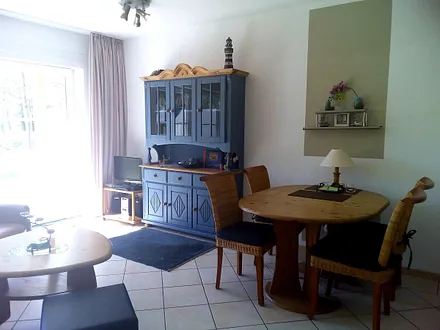 Essecke mit Blick zur Terrasse