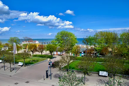 Blick aus der Veranda zur Ahlbecker Seebrücke.