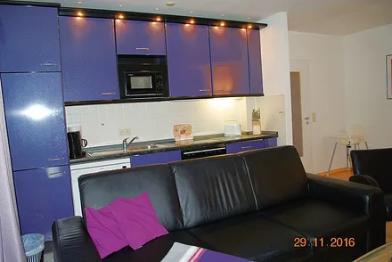 Blick auf die Küchenzeile im Wohnraum