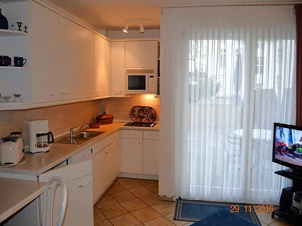 Blick auf die Küchenzeile im Wohnraum