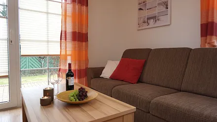 Wohnzimmer mit Terrassentür