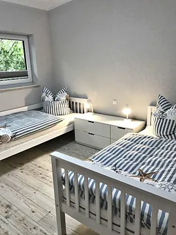 Schlafzimmer mit 2 Einzelbetten