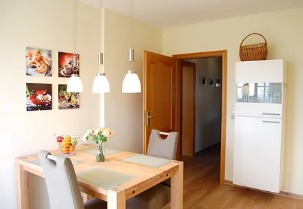 Küche mit großzügigem Eßplatz