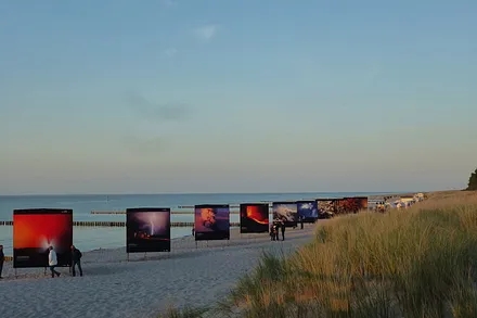 Fotoausstellung "Horizonte"am Strand von Zingst