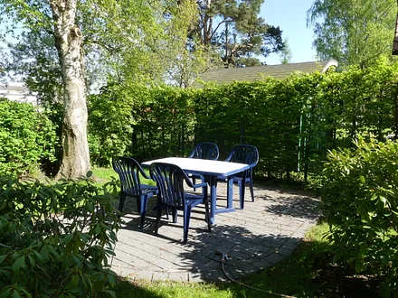Sitzplatz und Gartenbereich für OG-Wohnung