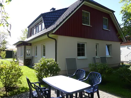 Sitzplatz und Gartenbereich OG-Wohnung