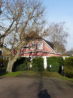 Parkplätze vor dem Haus