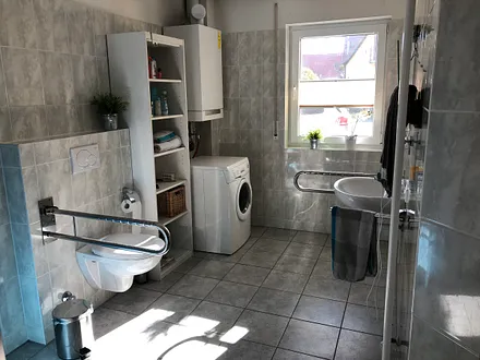 großes Bad (behindertengerecht)