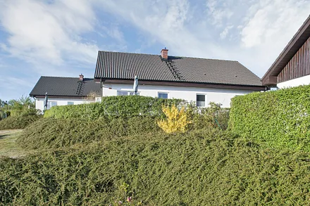 Ferienhaus 1 (links), Ferienhaus 2 (Mitte), Doppelhaushälfte (rechts)