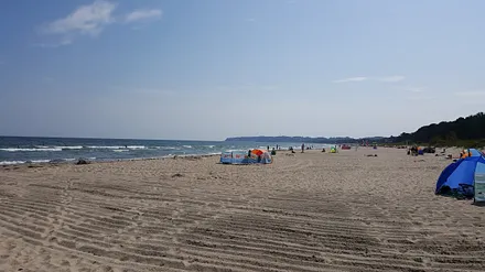 wunderschöner breiter feinsandiger Badestrand