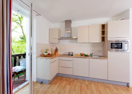 Küche mit angrenzendem Balkon