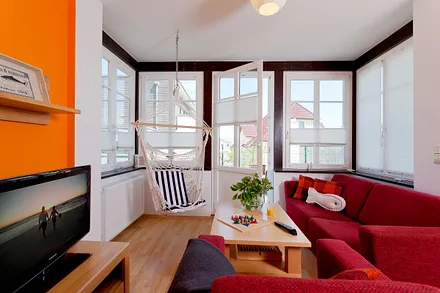 Wohnbereich mit angrenzender Terrasse