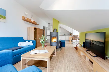 Wohnbereich mit Kamin