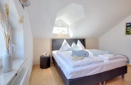 1. Schlafzimmer mit Doppelbett