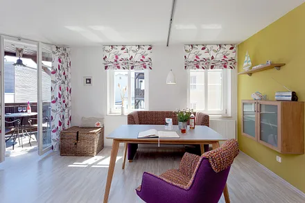 Essbereich mit angrenzendem Balkon