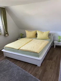  Großes Schlafzimmer