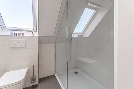 Badezimmer mit Dusche