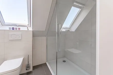 Badezimmer mit Dusche
